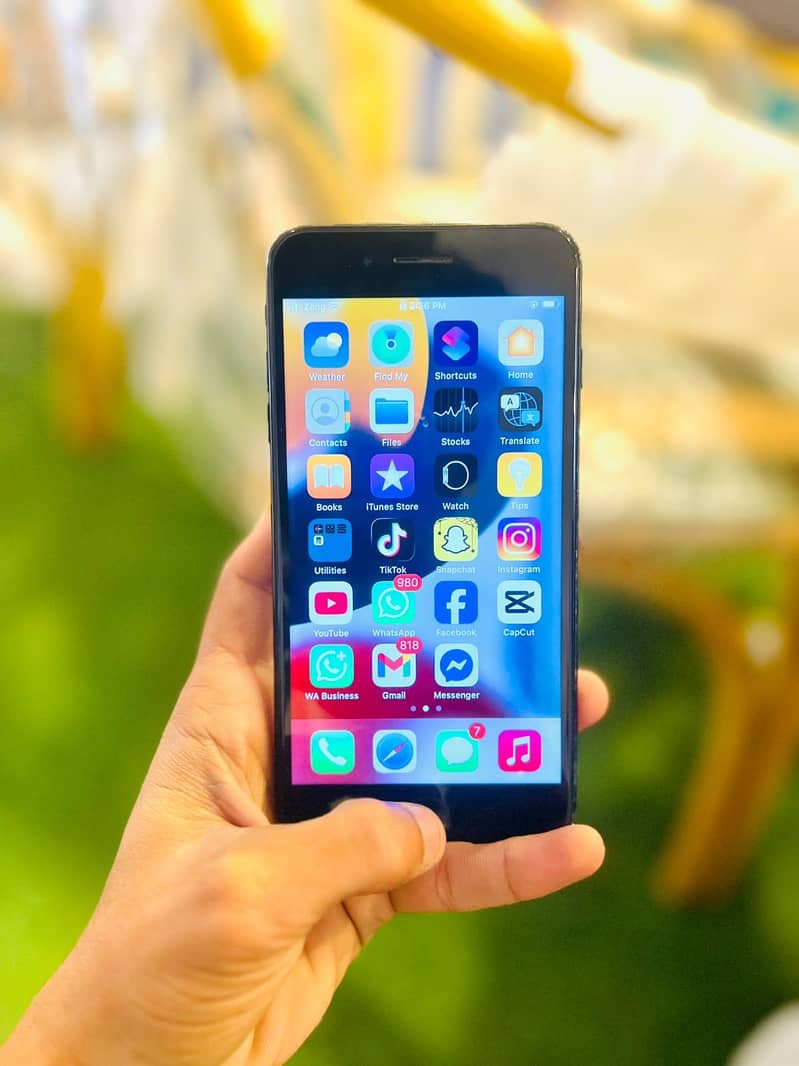 Apple iPhone 7 Plus 0