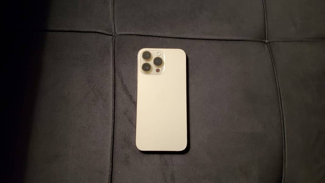 Apple iPhone 14 Pro Max 1