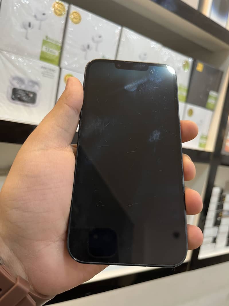 Apple iPhone 13 5