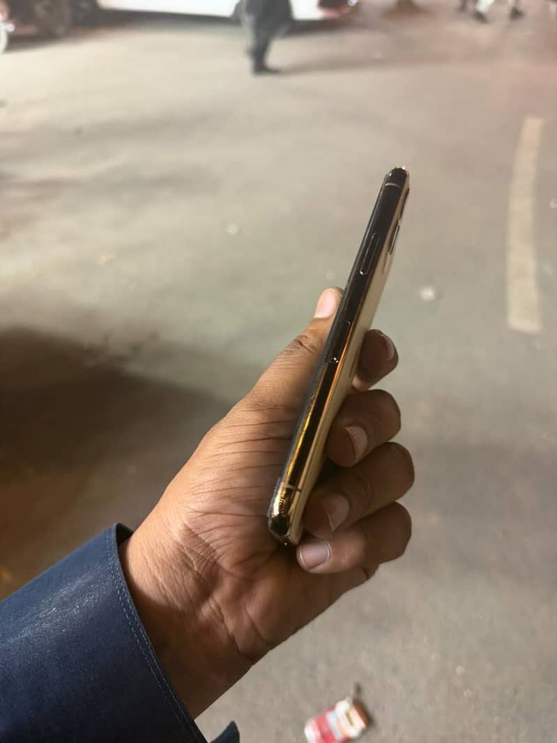 Apple iPhone 11 Pro 2