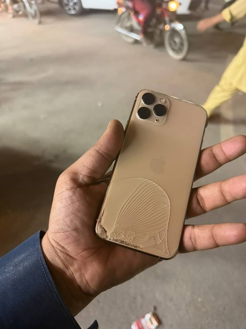 Apple iPhone 11 Pro 3