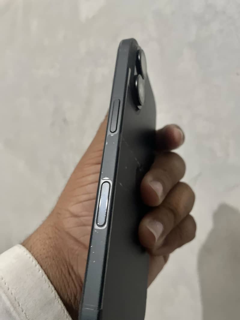 Apple iPhone 16 1
