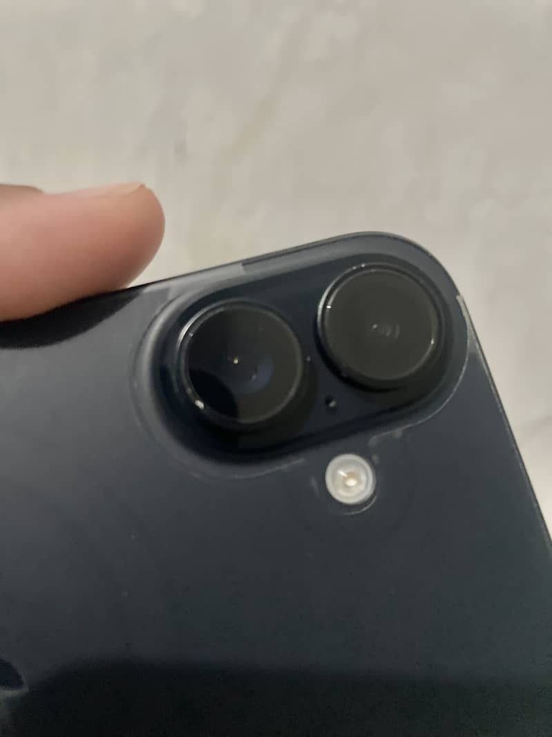 Apple iPhone 16 6
