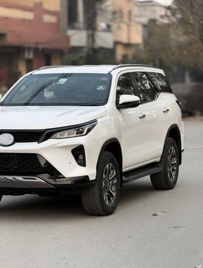 Toyota Fortuner Legender 2023