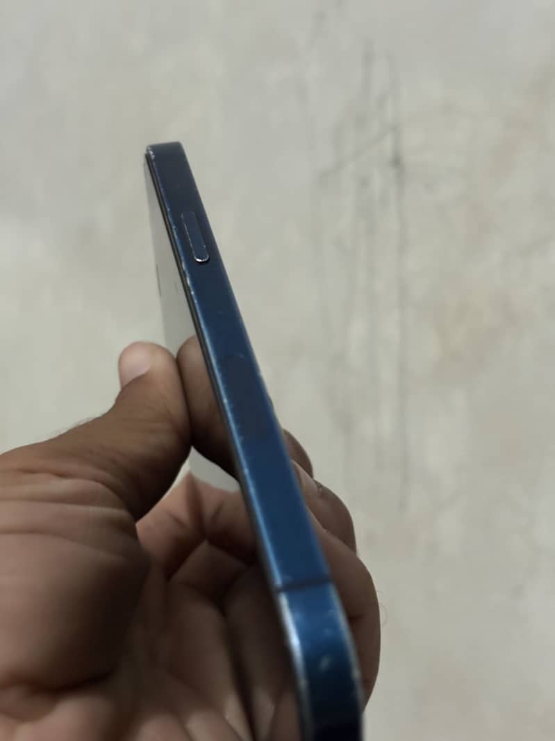 Apple iPhone 12 1