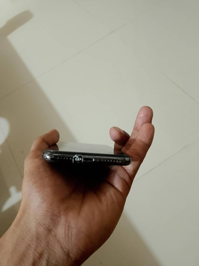 Apple iPhone X 2