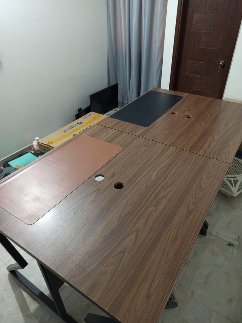 Computer Table/Desk/Workstation 2