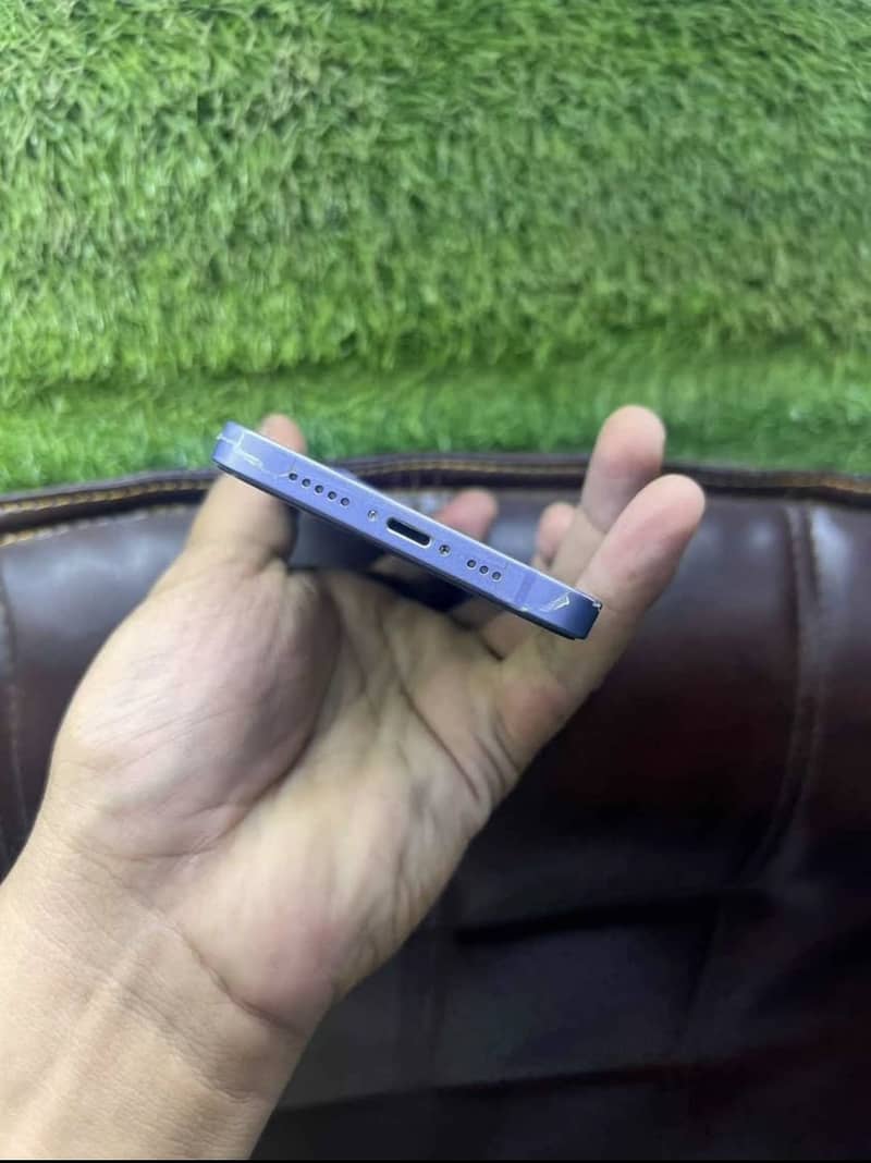 Apple iPhone 12 2