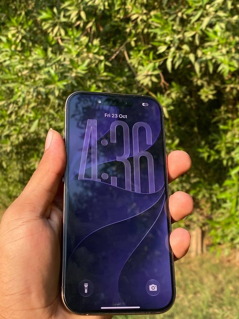 Apple iPhone 16 Pro 6