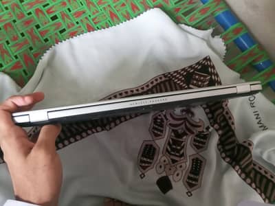 HP core i7 laptop 8gb 128ssd window 10