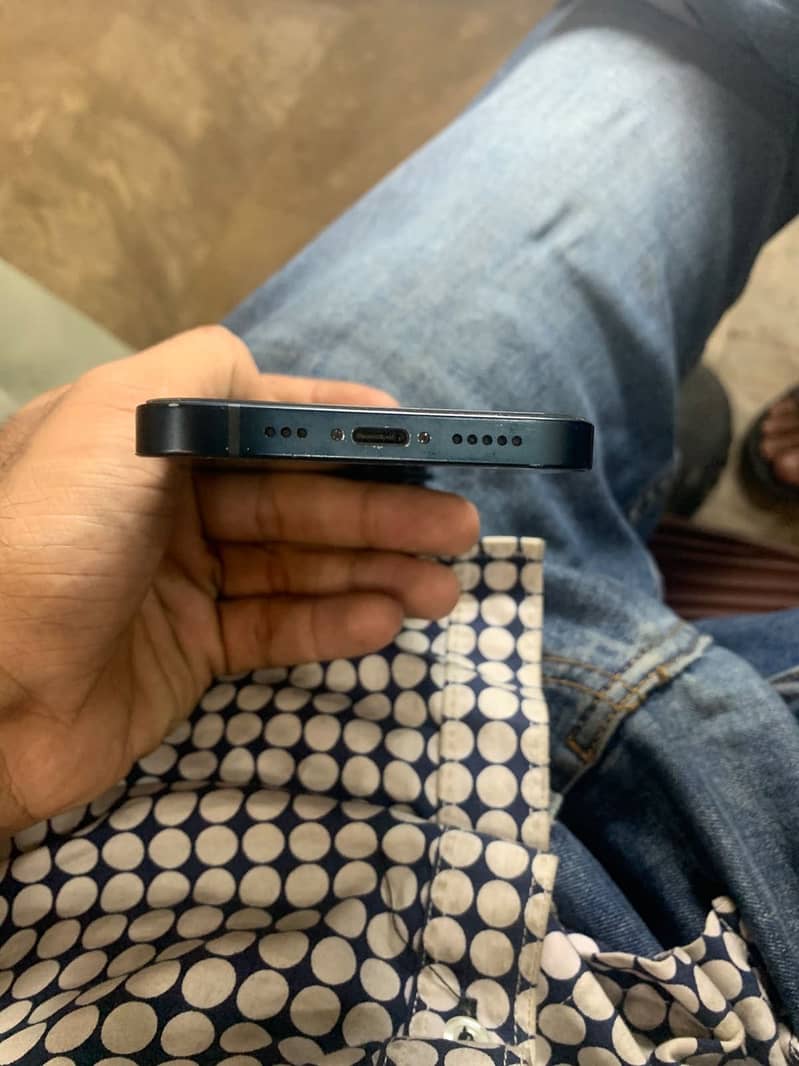 Apple iPhone 13 1