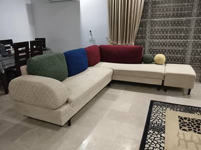 L shaped comfortable seven seater sofa (as good as new)