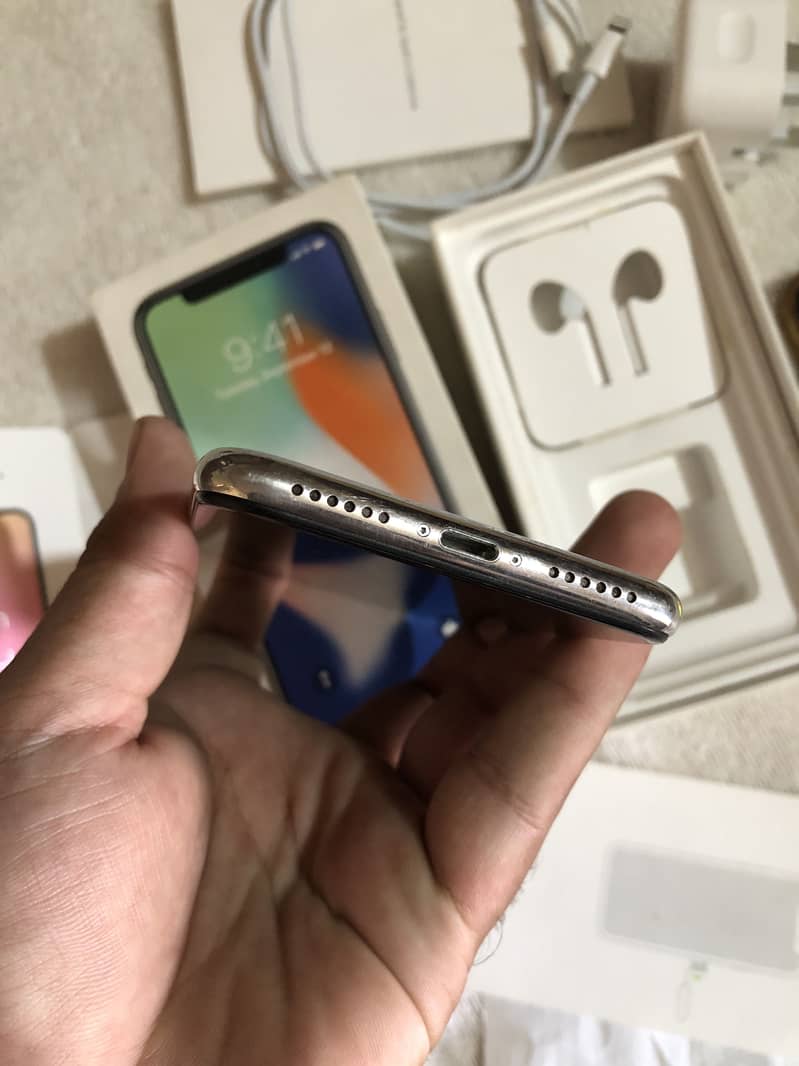 Apple iPhone X 3