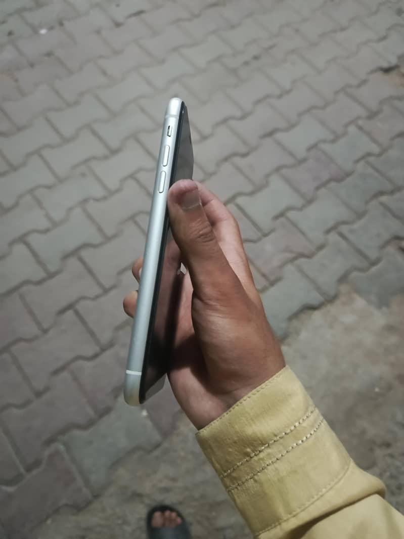 Apple iPhone XR 2