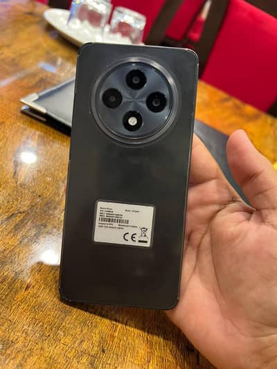 OPPO Reno12 F