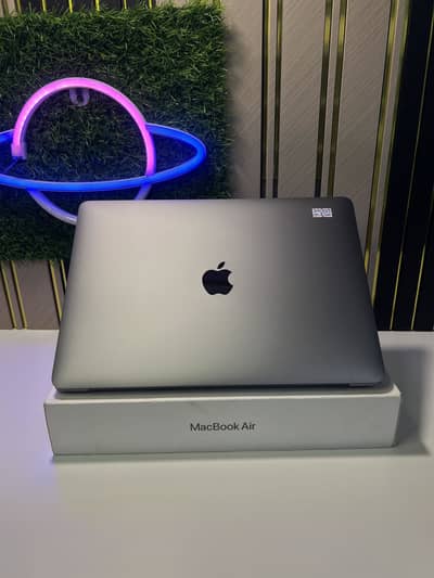 Apple MacBook Air 2020 i3  |13 Inch Space Grey With Box 8 /256 GB