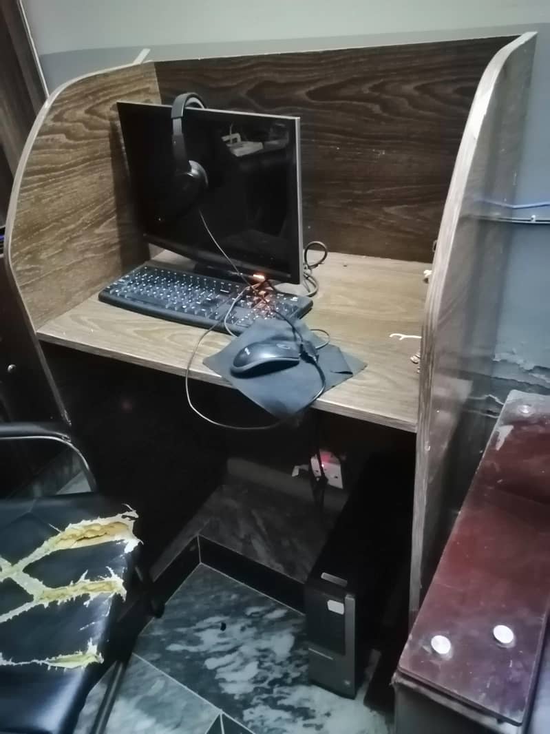 computer Desk 0