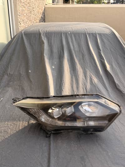 Honda Vezel 2015 Left Side Headlight Assembly for Sale