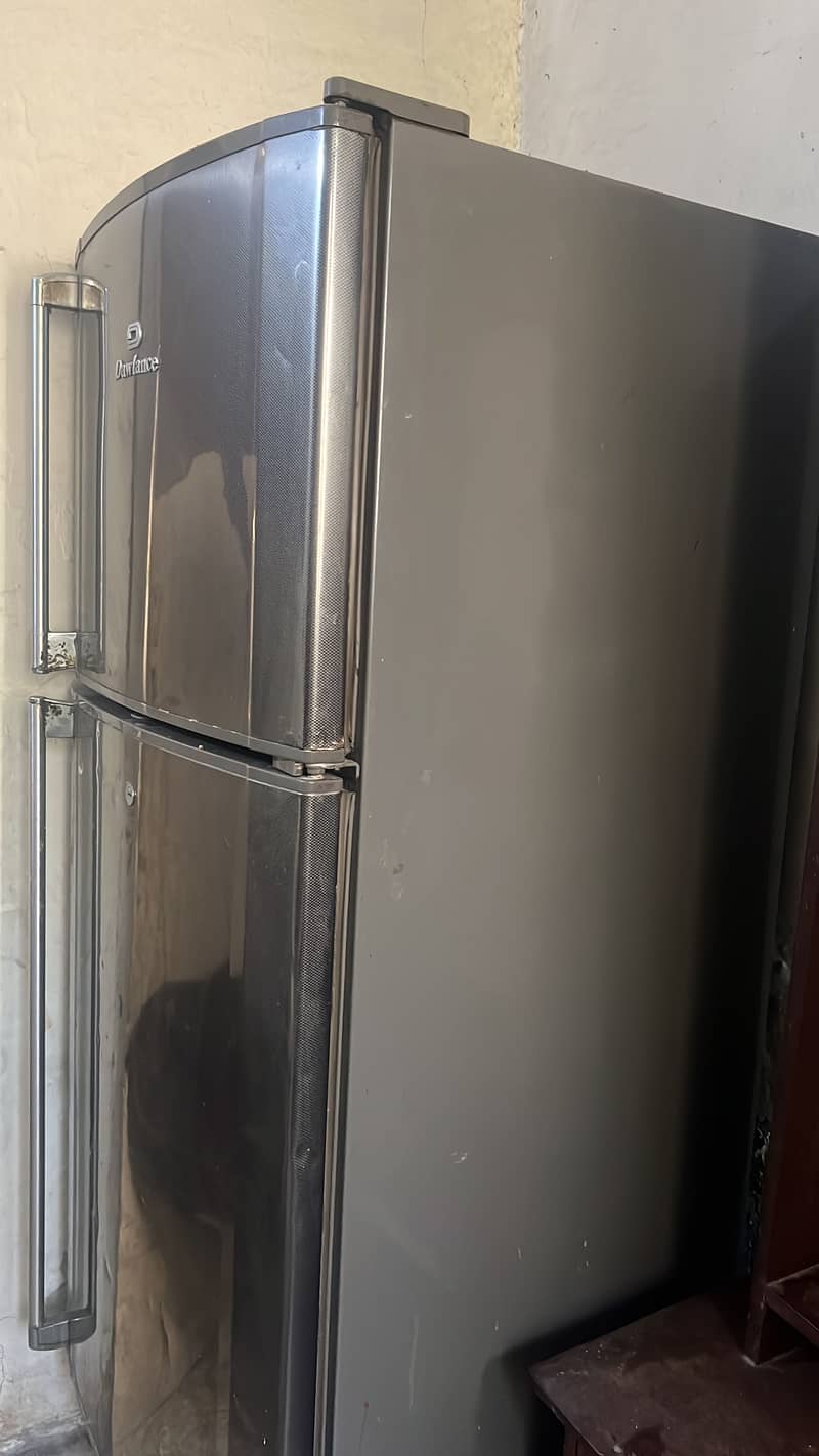 Dawlance medium size fridge 0