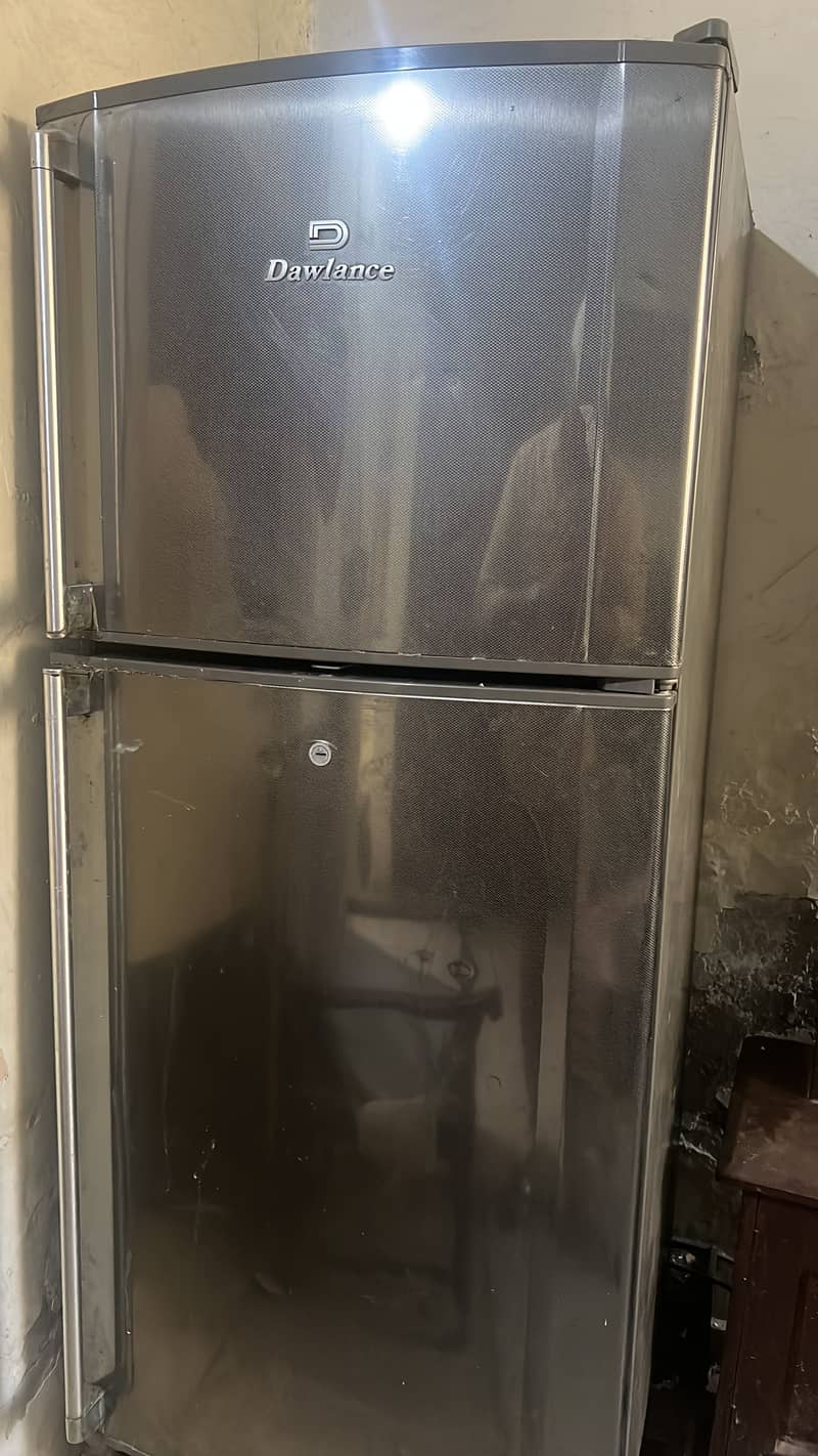 Dawlance medium size fridge 3