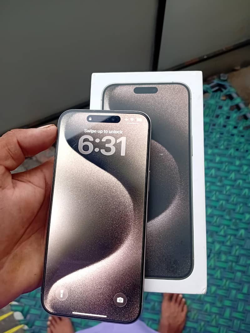Apple iPhone 15 Pro Max 0