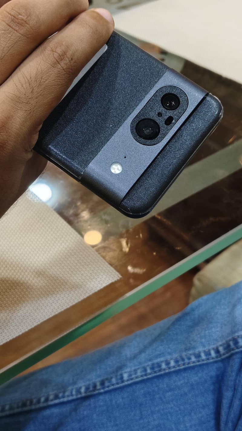 Google Pixel 8 4