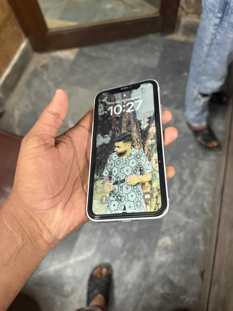 Apple iPhone XR 4