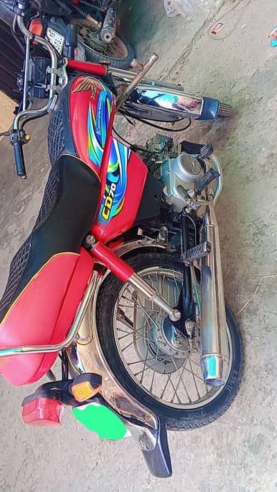 CD70 RED Motorcycle Make 2023