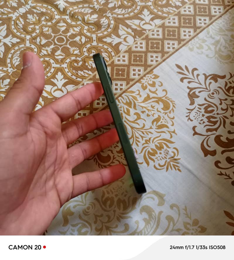Apple iPhone 13 3