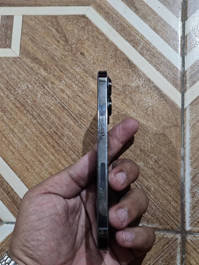 Apple iPhone 13 Pro 3