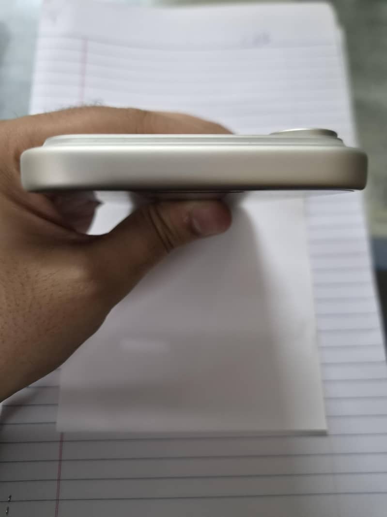 Apple iPhone 17 Pro Max 3