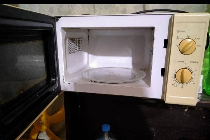 Microwave Oven 1