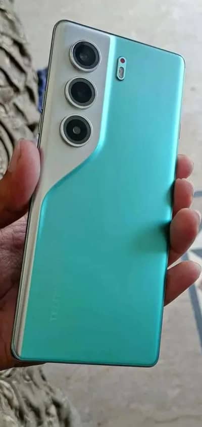 Tecno CAMON 40 Pro