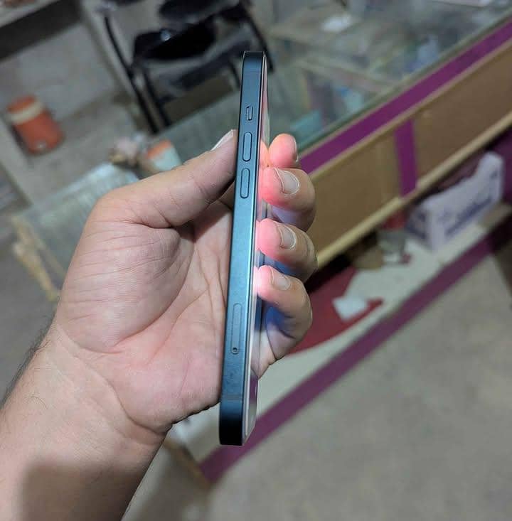 Apple iPhone 13 4
