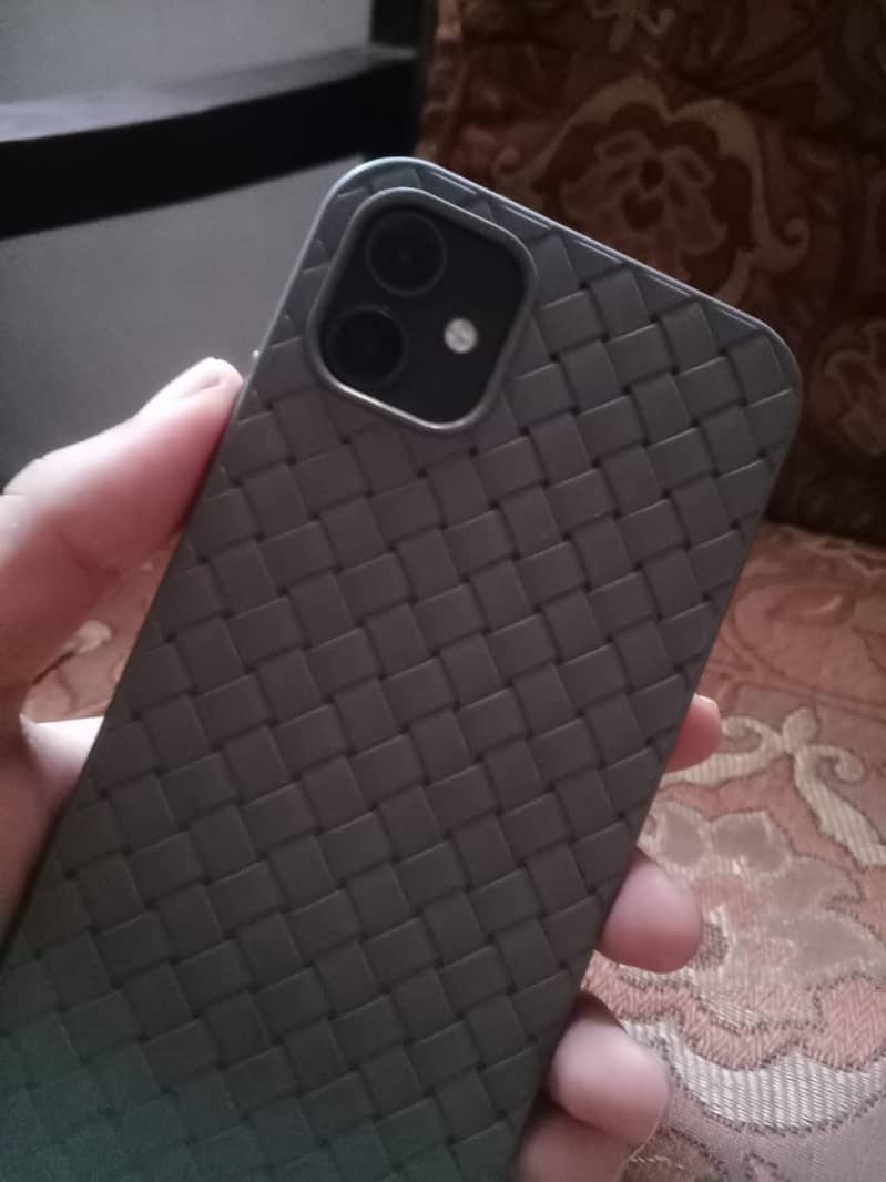 Apple iPhone 11 3