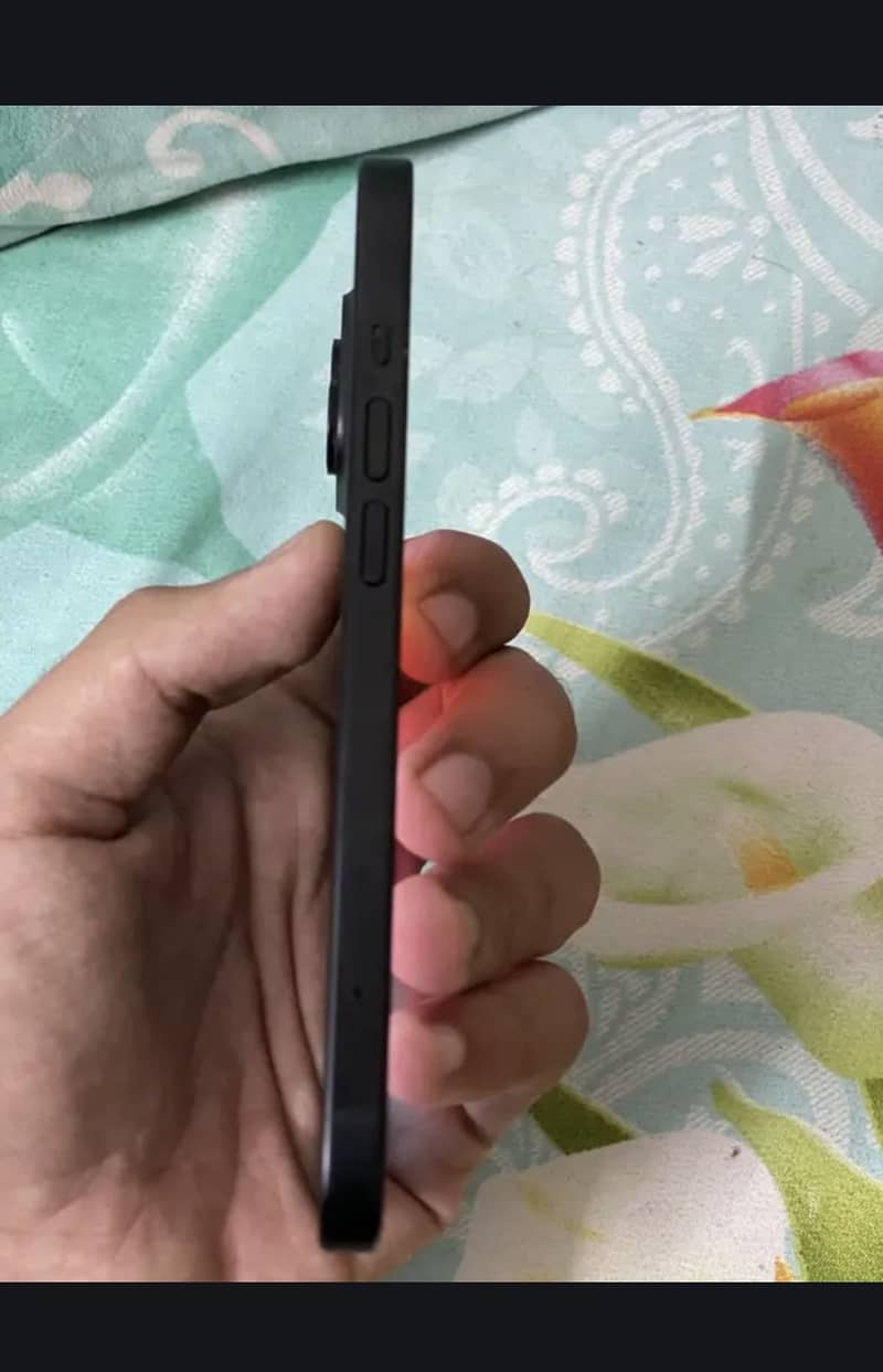 Apple iPhone 15 5