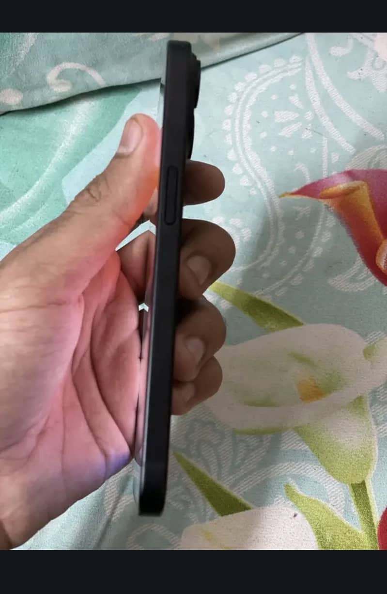 Apple iPhone 15 6