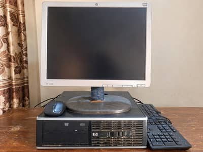 Complete HP Desktop Computer Set with LCD, Keyboard & Mouse
