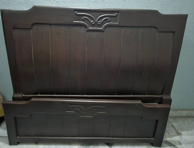 solid wood bed with side tables 0