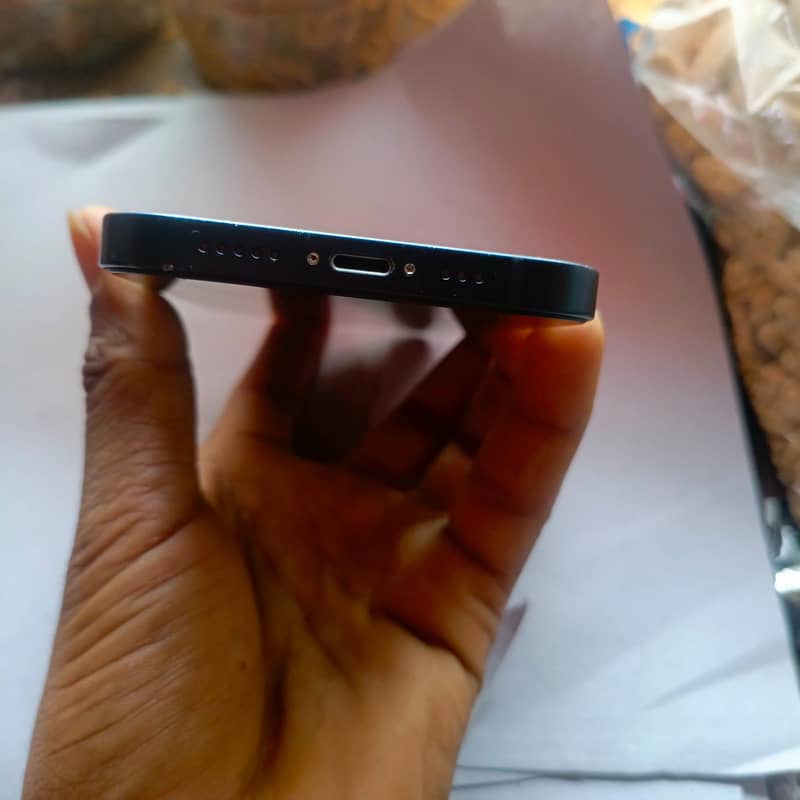 Apple iPhone 12 3
