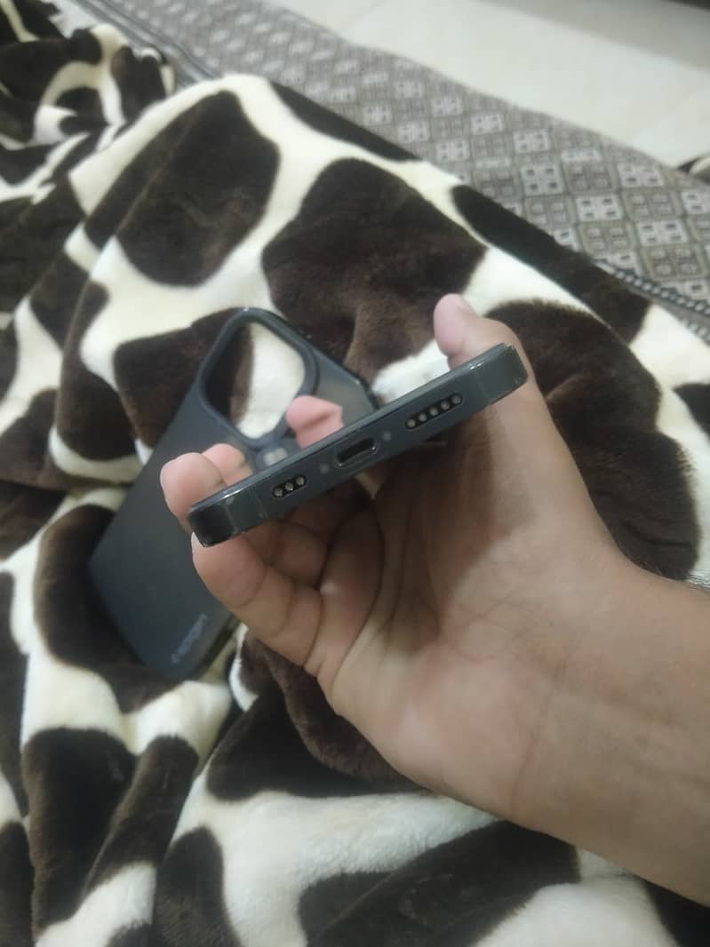 Apple iPhone 14 Pro 4