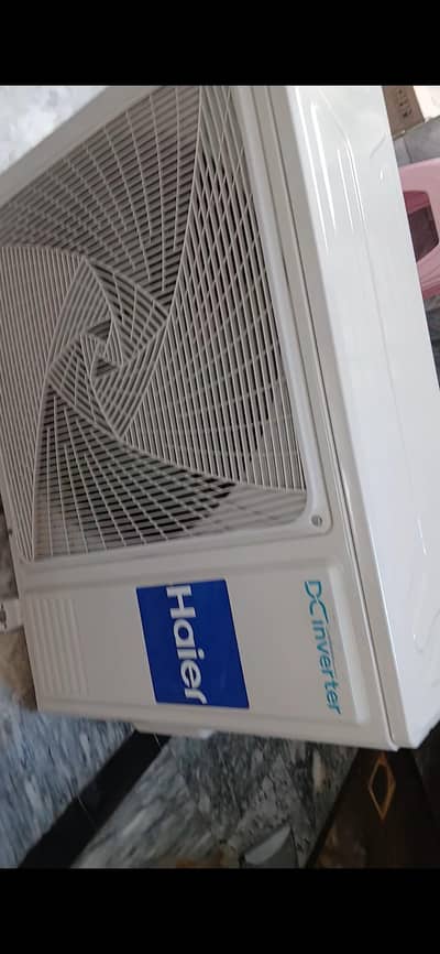 1.5 ton Haier DC Inverter 1 month used