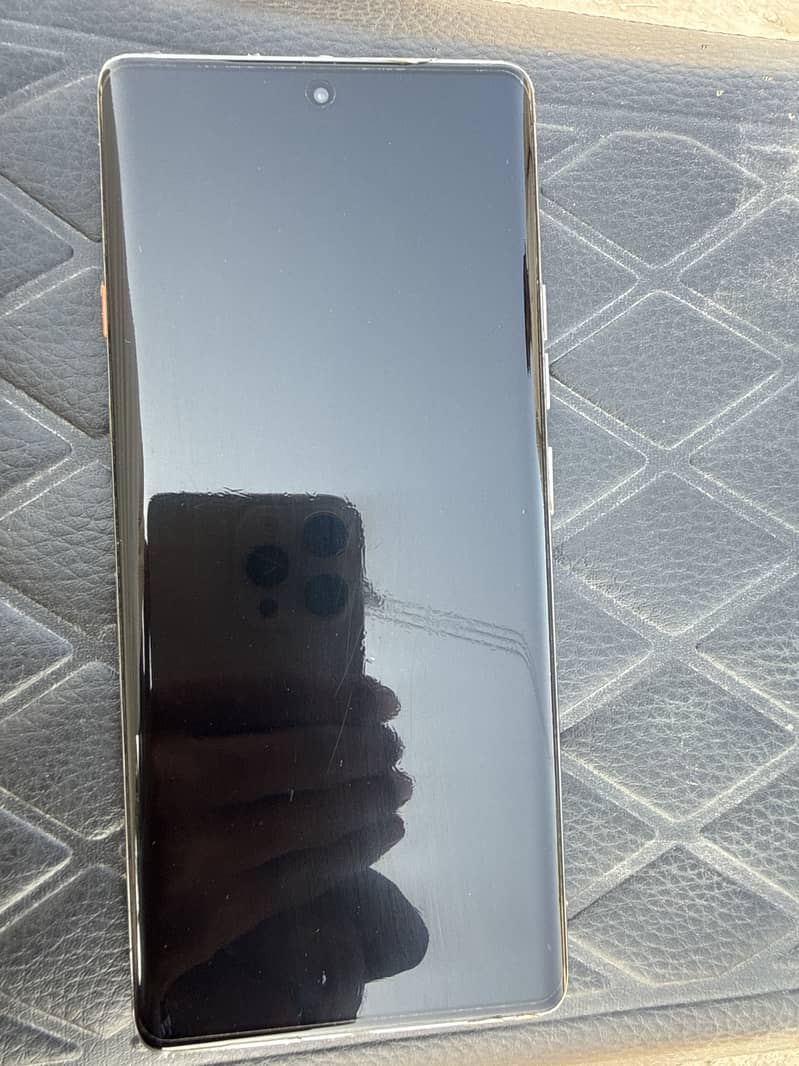 Tecno camon 40 pro 0