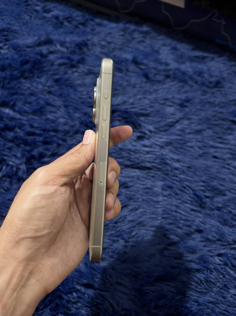 Apple iPhone 15 Pro Max 3