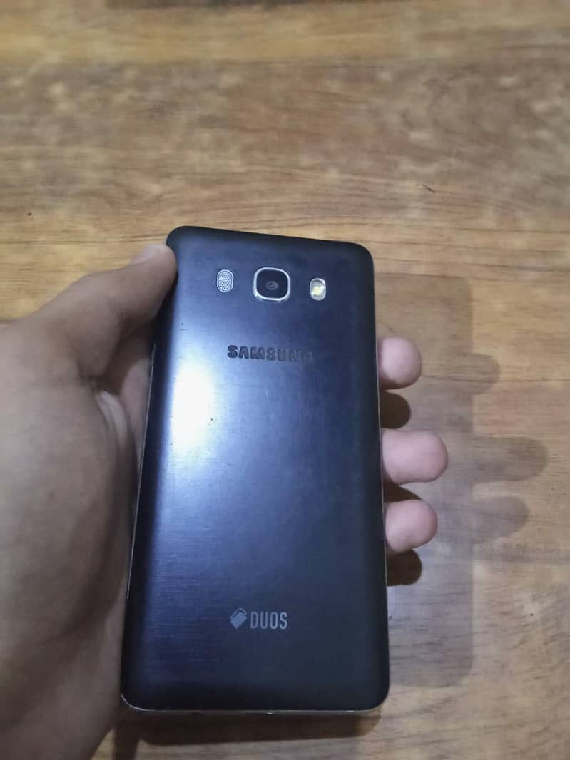 Samsung Mobile J5 0