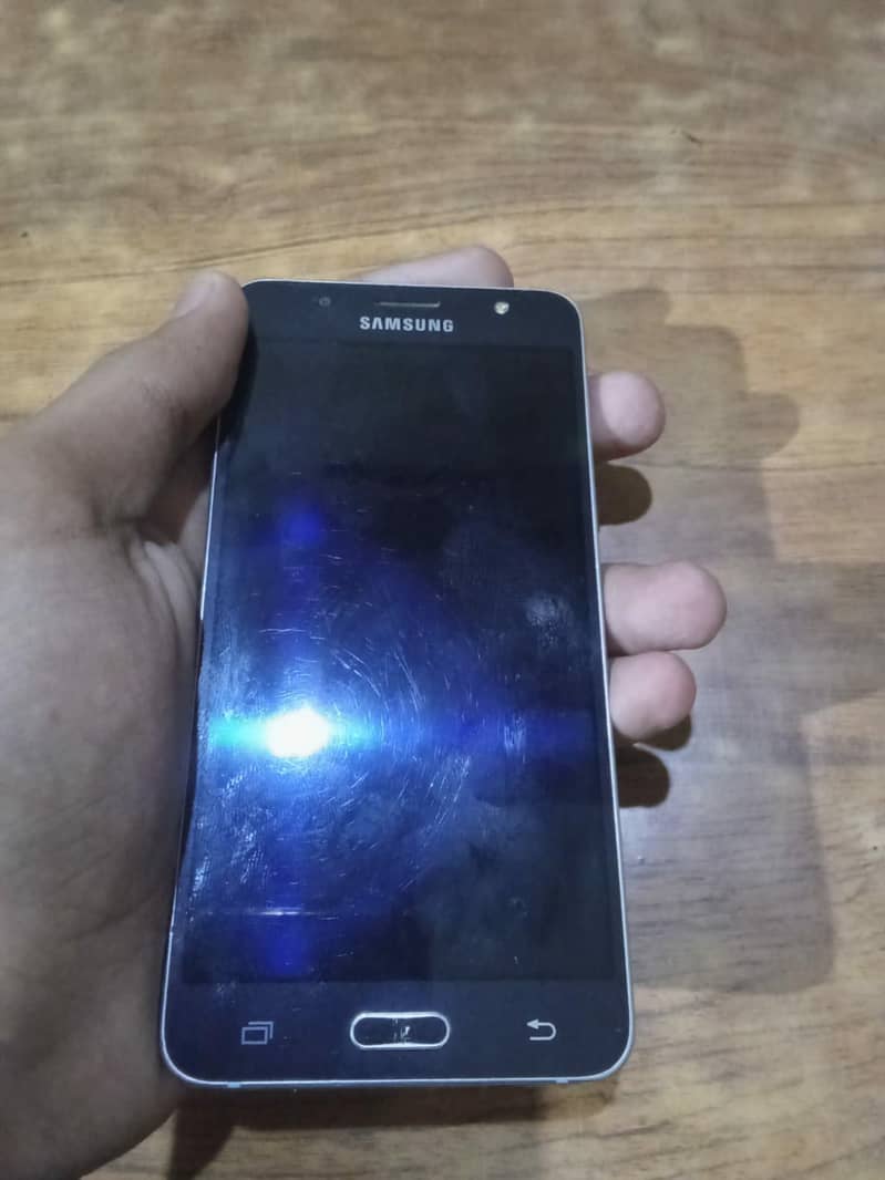 Samsung Mobile J5 1