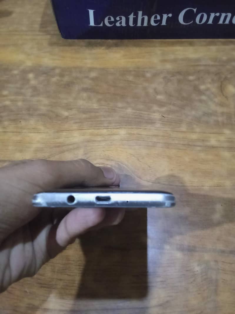 Samsung Mobile J5 2