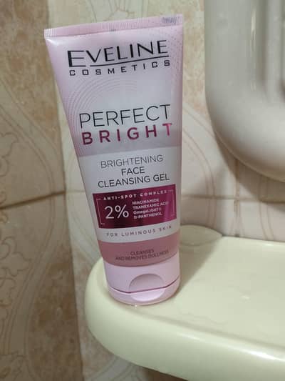 Eveline cosmetics facewah
