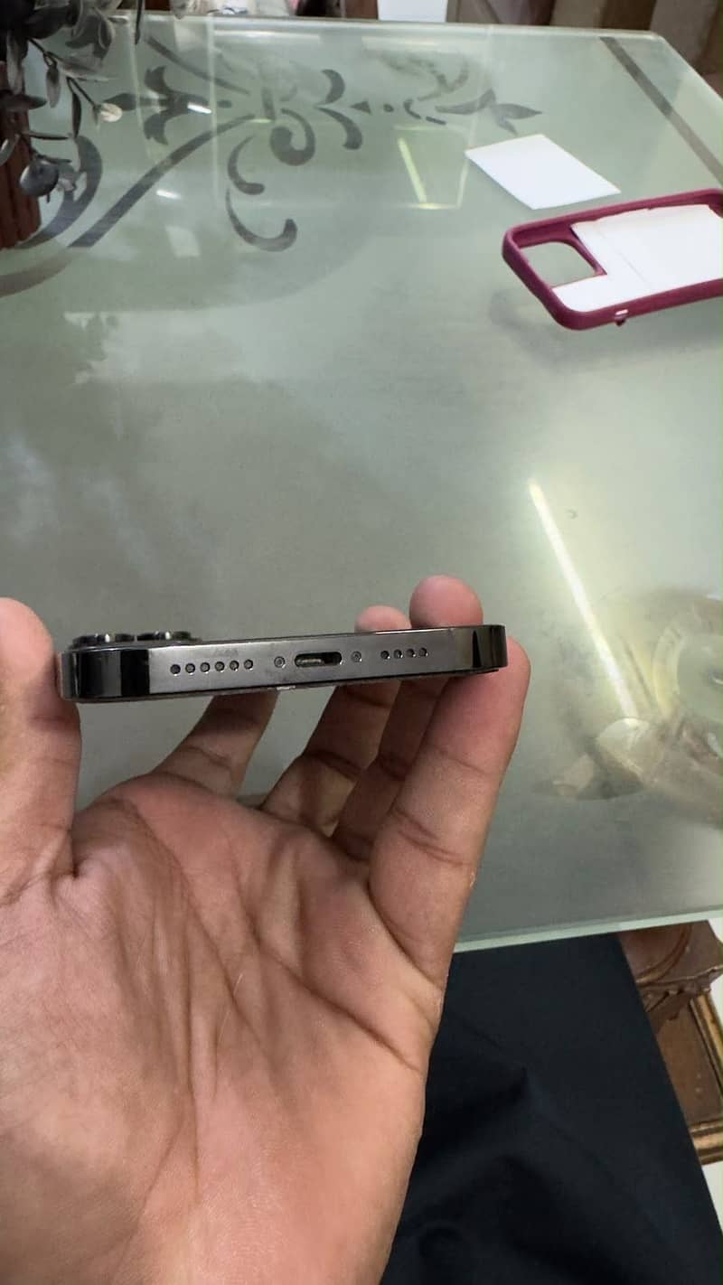 Apple iPhone 14 Pro Max 1