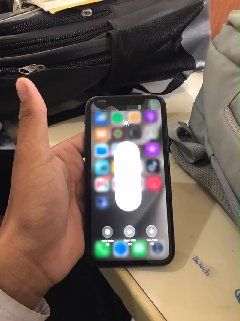 Apple iPhone 11 3